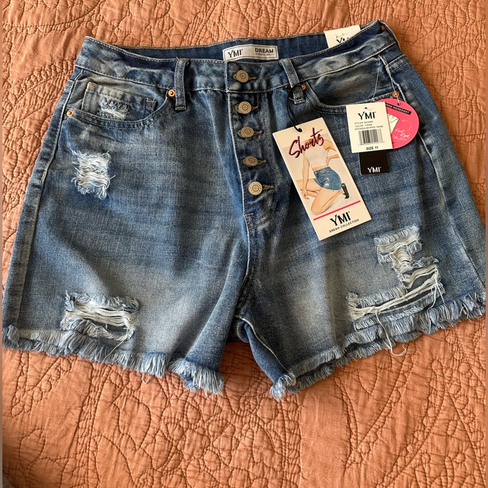 YMI NEW denim shorts. Size 11/30